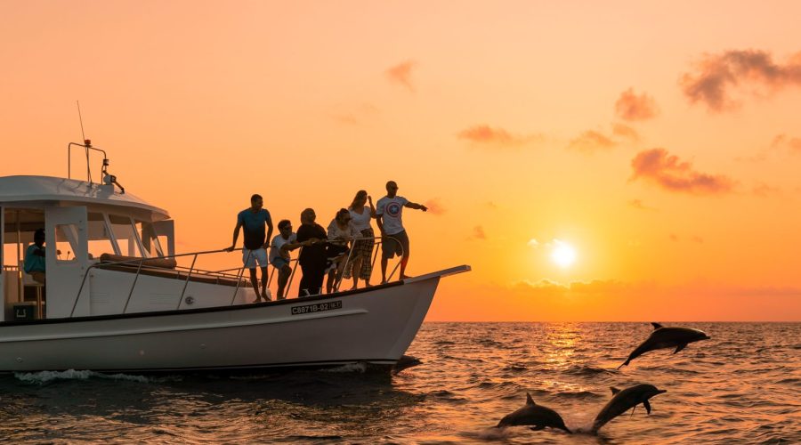 Family Holiday-dolphin cruise-Tropicalholidaysmaldives